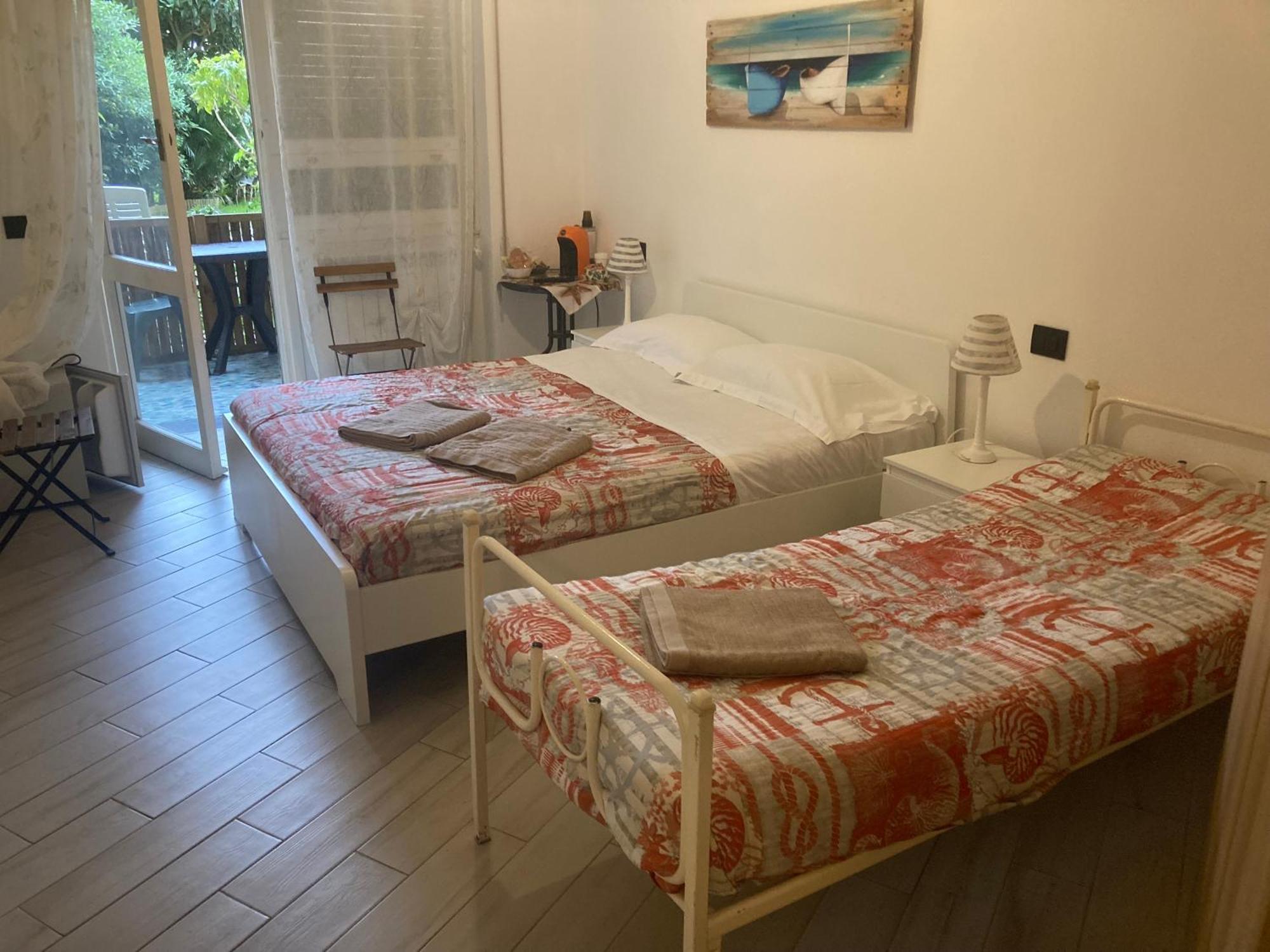 Guest House Berzefi Берджеджи Екстериор снимка